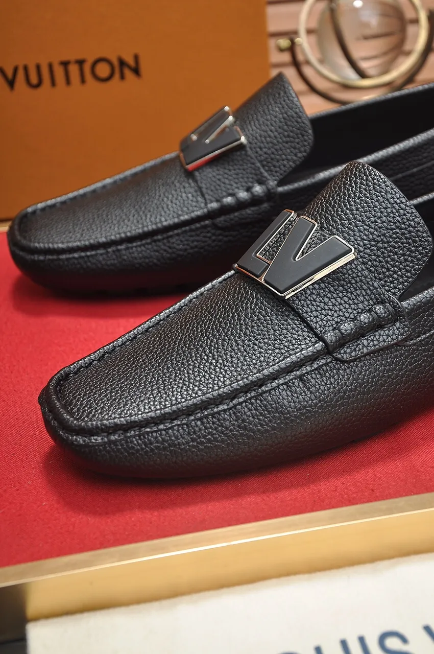 Men's men's shoes 💰420💶 [LV Doudou shoes] (water-dyed cowhide lining) new model is on the market, available on the official website. The new Doudou shoes are processed into single-color materials, and the uppers are made of imported horsehide leather. The body of the shoe is fully hemmed with mark thread, and is lined with imported original cowhide leather. The elegant shoe shape is super suitable for all-matching, and the size is 38-44.